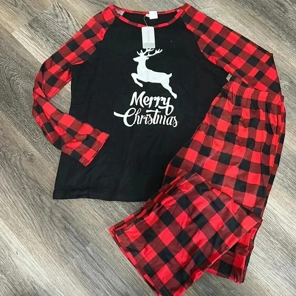 (1)NWT Christmas Pajamas  set